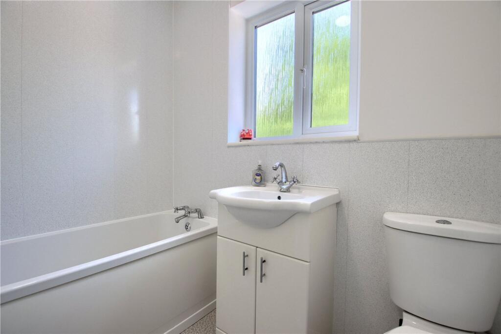 House in Ingleby Barwick, Stockton-on-Tees - More