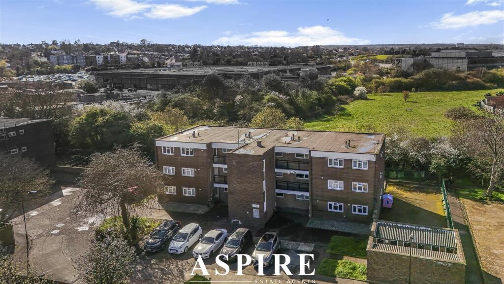 Main image of property: Purley Way, Westcliff-On-Sea