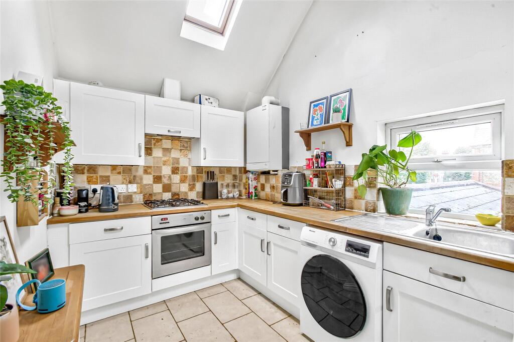 Apartment in London - View 5
