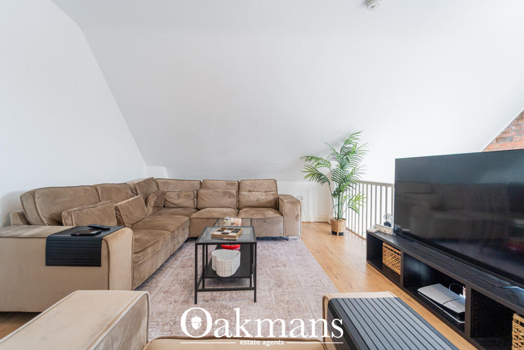 Apartment in Sandwell, West Midlands - View 5