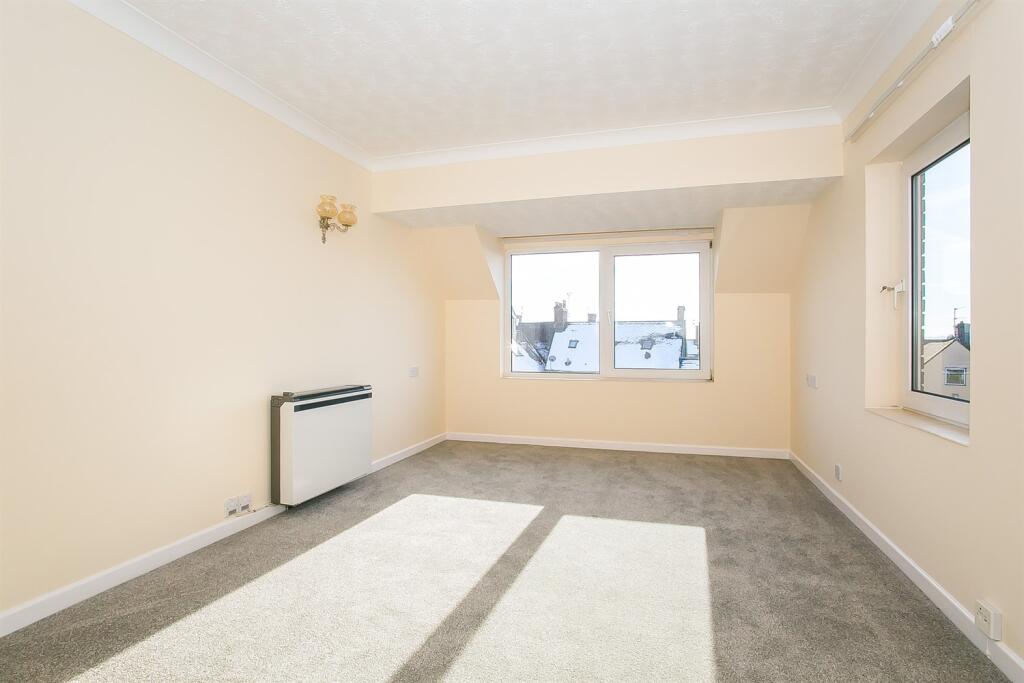 Apartment in Bath, Wincanton - View 4