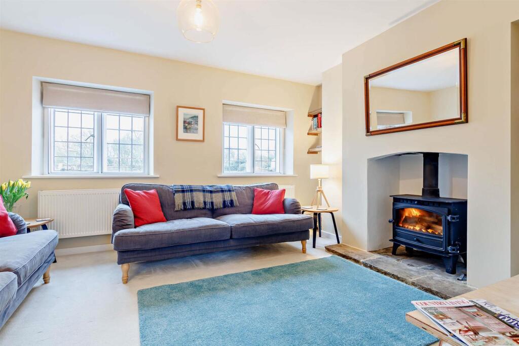 2, Saxons Close, Rouses Lane, Filkins photo 2