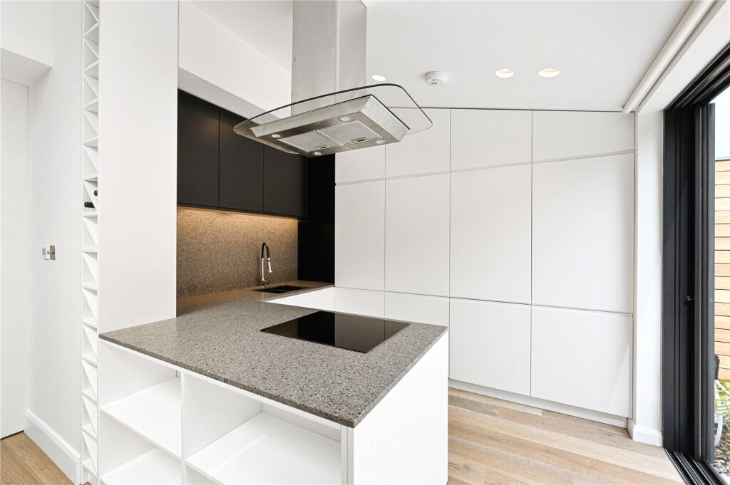 Apartment in London - View 5