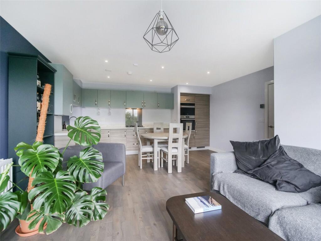 Main image of property: Richmond Park Terrace, GLASGOW, Lanarkshire, G5
