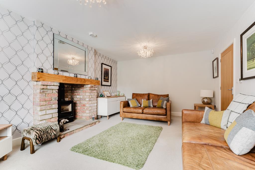 House in Northampton, Burton Latimer - More