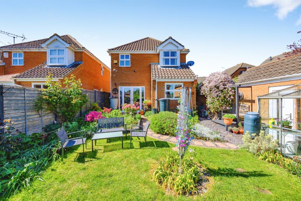 House in Luton - View 4