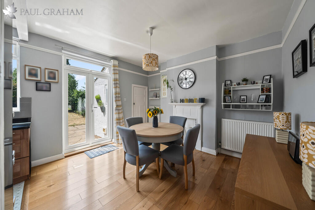 House in Sutton - View 4
