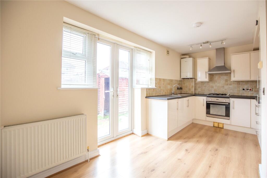 Apartment in Bristol - View 3