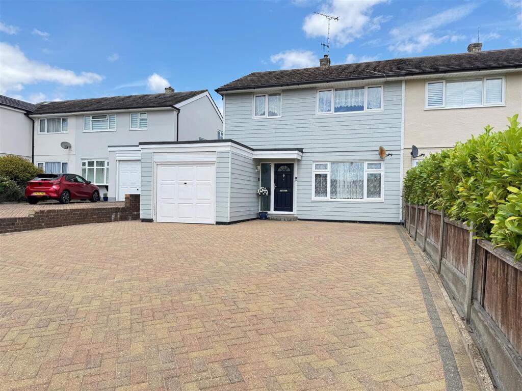 Main image of property: Derwent Avenue, Rayleigh