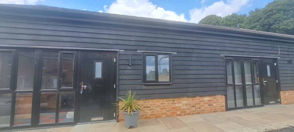 Main image of property: Units 3 & 4, Nares Gladley Farm, Old Linslade Road, Heath and Reach, Leighton Buzzard, Bedfordshire, LU7