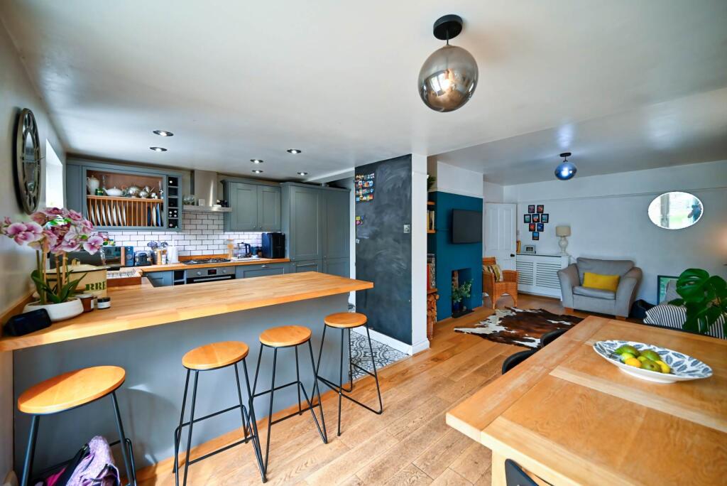 House in Reading, Caversham Heights - View 4