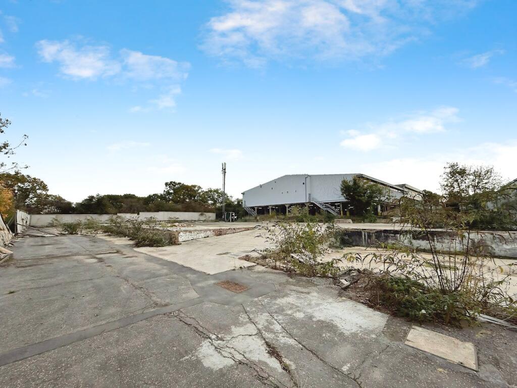 Main image of property: Unit S4, 30 Progress Road, Leigh-On-Sea, SS9 5JU