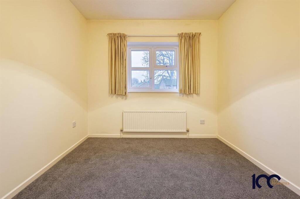 Abbs Cross Gardens, Hornchurch, RM12 photo 5