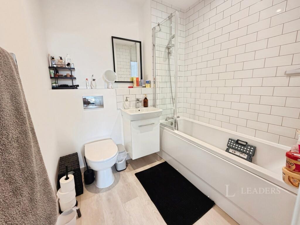 Apartment in Birmingham, West Midlands - More