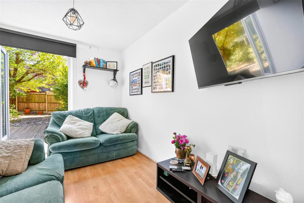 Apartment in London - More
