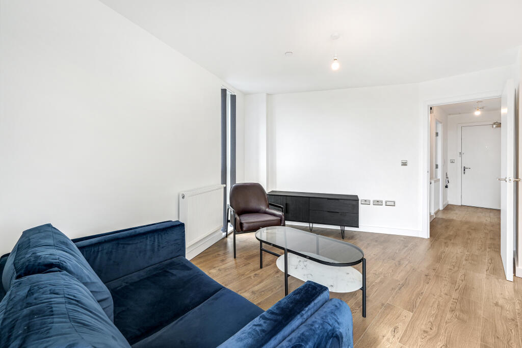 Apartment in Southall - View 3