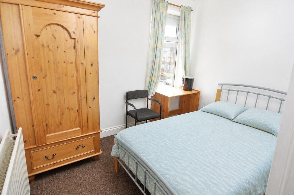 6 bedroom house for rent