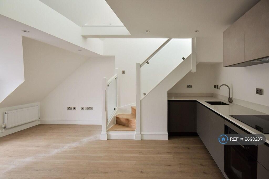 Apartment in Warrington - More