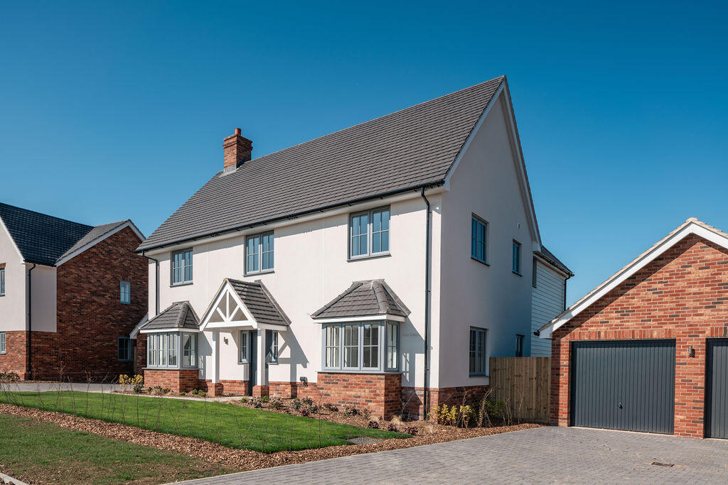 5-bed detached on Plot 13 Foxglove Place, Felsted, £900,000
