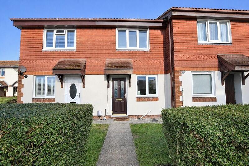 2-bed terraced on The Hyde, New Milton, Hampshire. BH25 5GA, £280,000