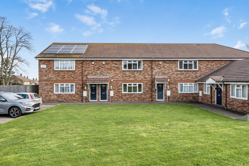 Westerham Close, Gillingham, Kent photo 3