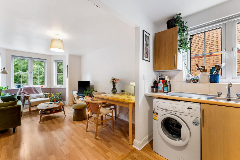 Apartment in Manchester - View 5