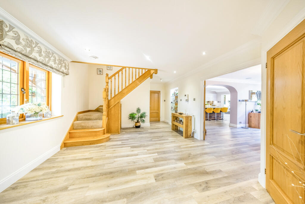 Finchampstead Road, Wokingham, RG40 - View 5