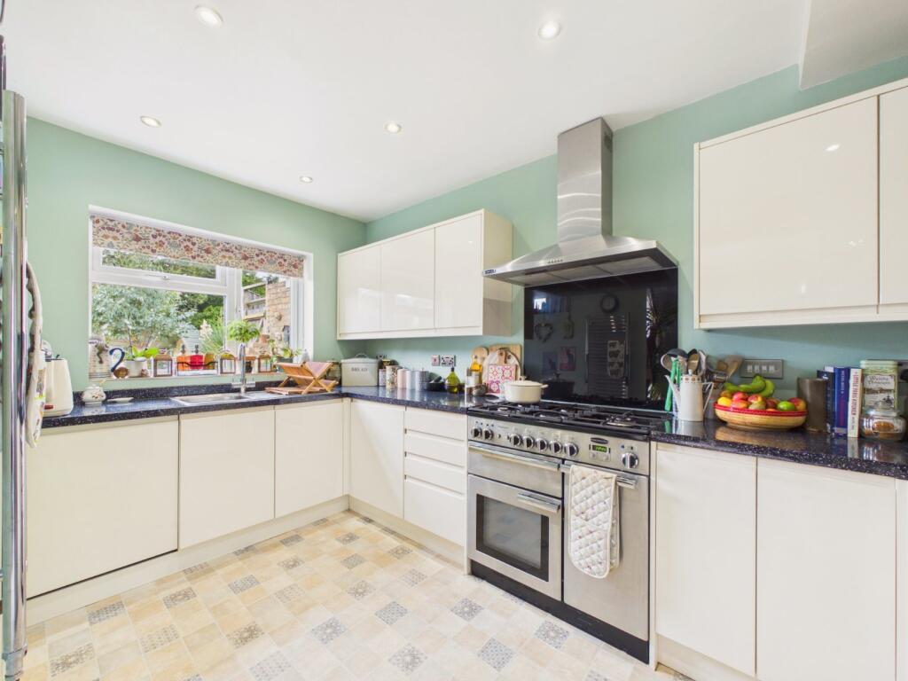 House in Folkestone, Cheriton - View 4