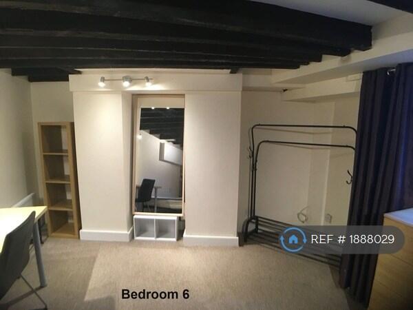 6 bedroom terraced house for rent