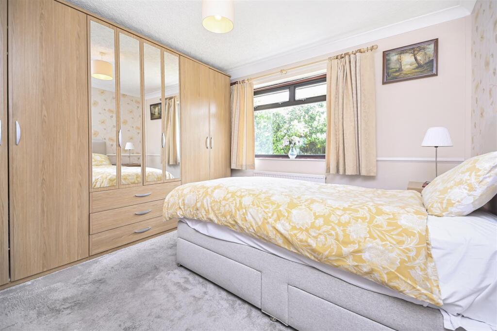 House in Leigh, Bedford - View 6