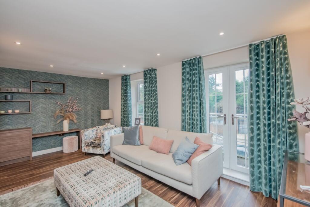 Madison Gardens, Liversedge, West Yorkshire, WF15 photo 2