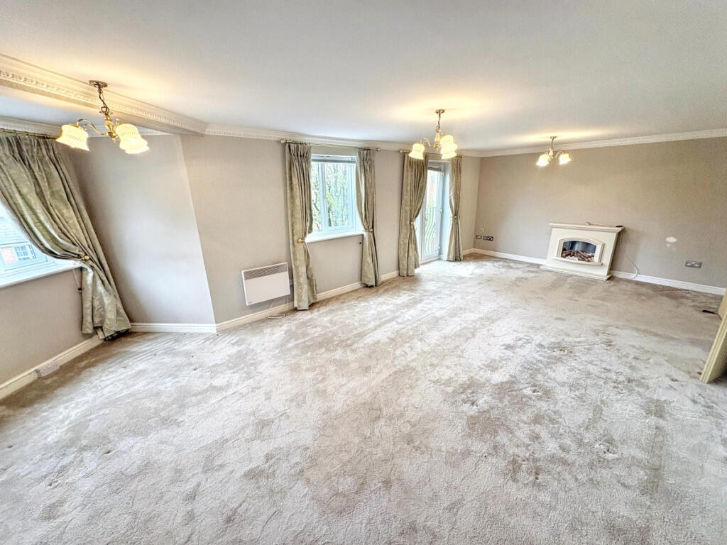 Main image of property: Greeenside Preston PR4 0WF