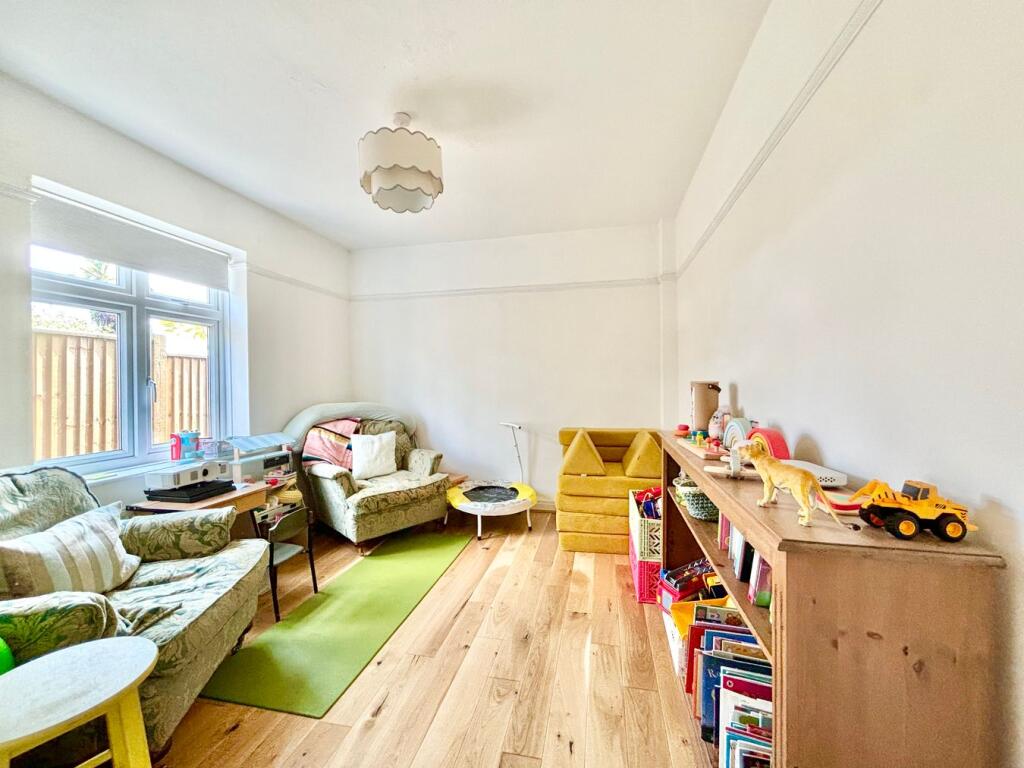 House in Tonbridge - More