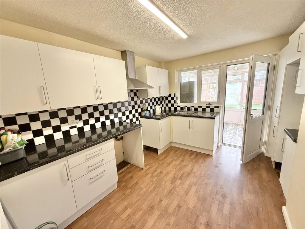 Burnett Close, Burnham On Sea, Somerset, TA8 photo 2