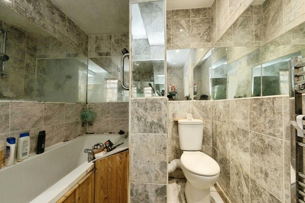 House in London - View 5