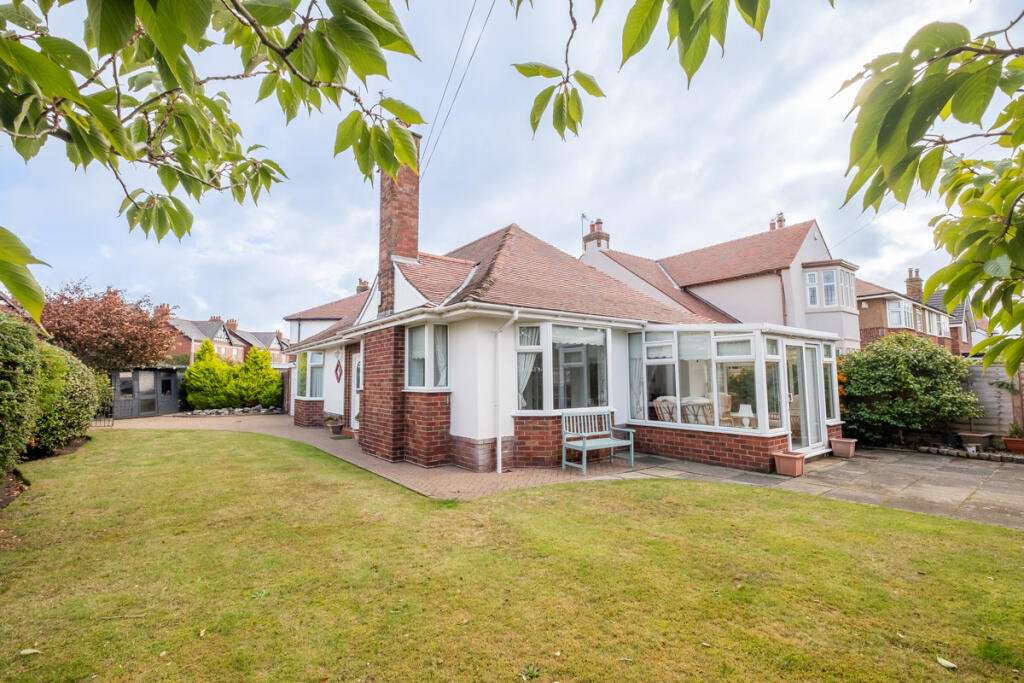 2-bed detached on Westby Road, Lytham St. Annes, FY8, £350,000