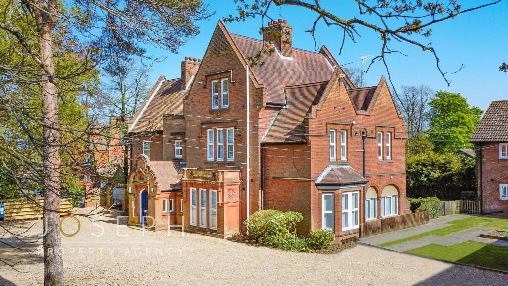 Main image of property: 331 London Road, Ipswich, IP2