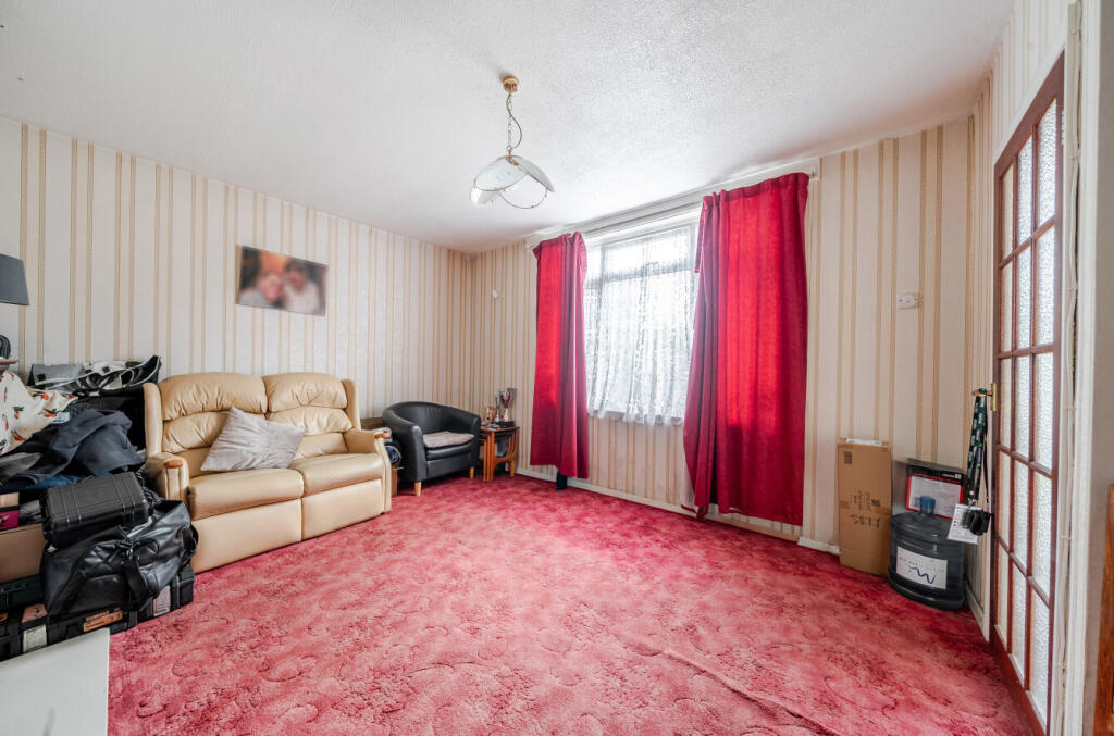 Cotmandene Crescent, Orpington, BR5 - View 4
