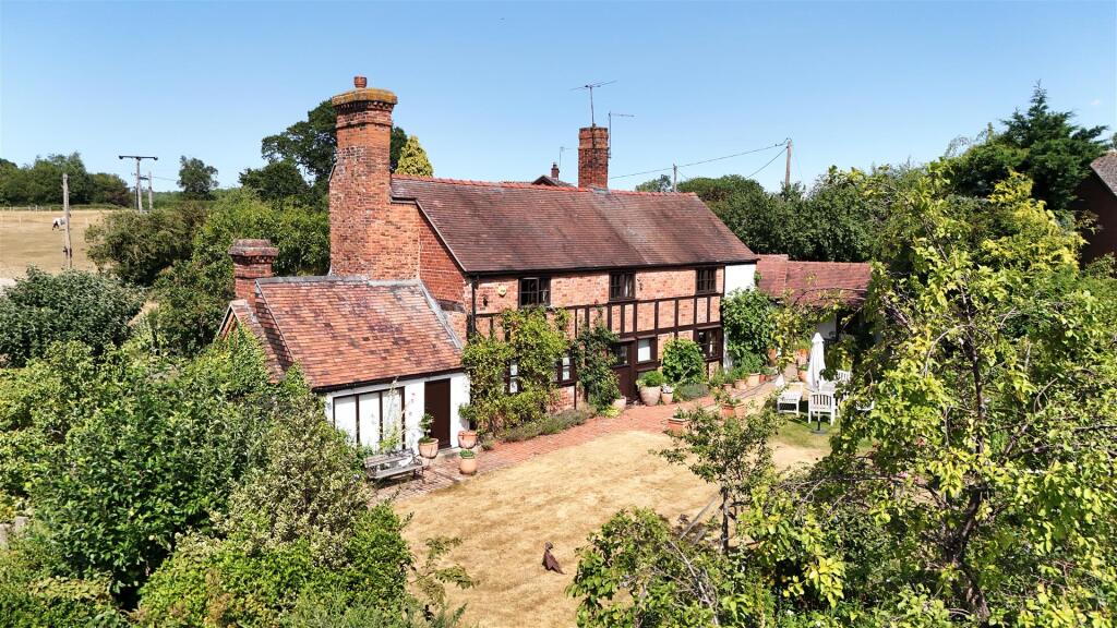 3-bed detached on Yeaton, Shrewsbury, £575,000