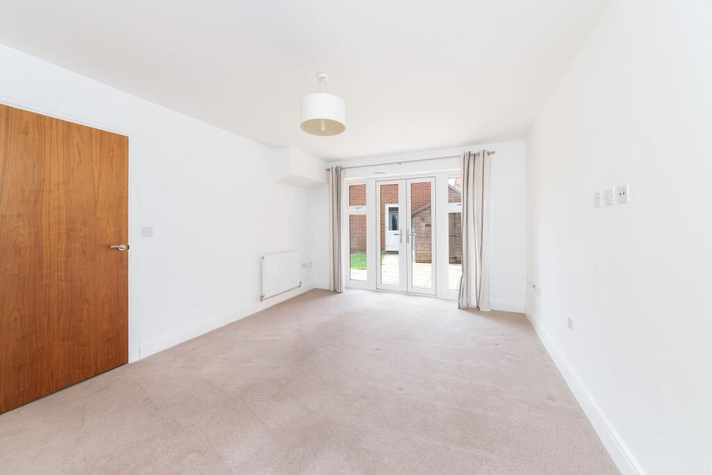 Halestrap Way, Kings Sutton photo 2