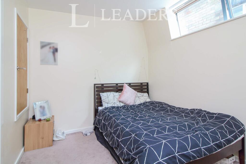Apartment in Worcester - View 4