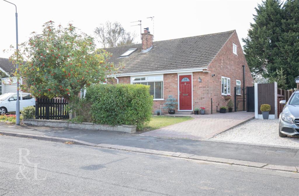 2-bed bungalow on Beech Avenue, Keyworth, Nottingham, £290,000