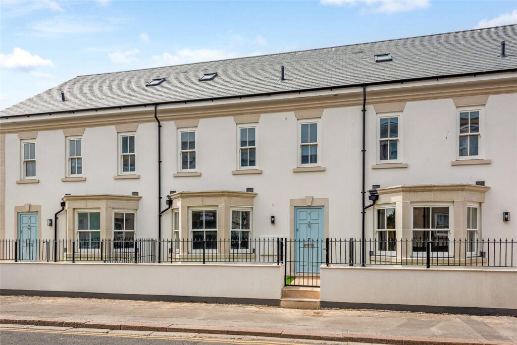Main image of property: Royal Norfolk Terrace, West Street, Bognor Regis, West Sussex, PO21