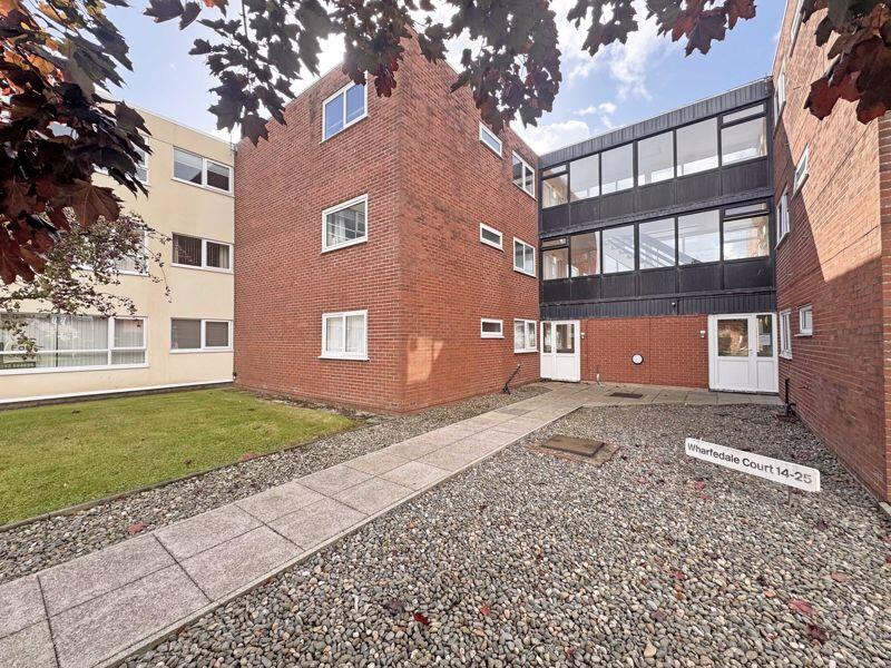 2-bed flat on Ground Floor flat, Wharfedale Court, Chester Avenue, Poulton-Le-Fylde, £115,950