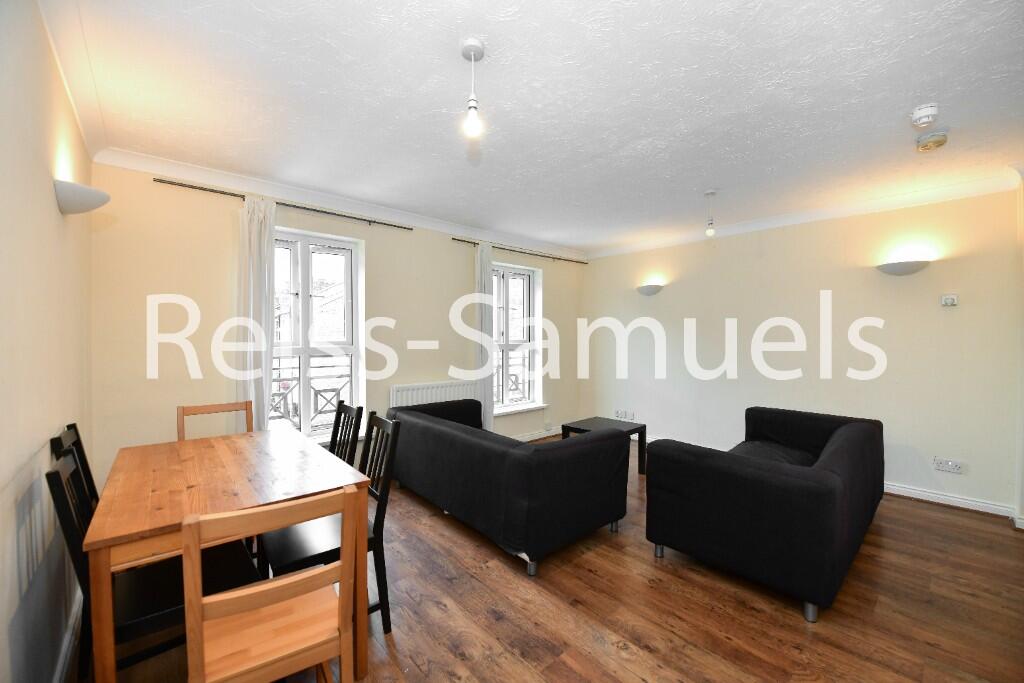 5 bedroom semi-detached house for rent