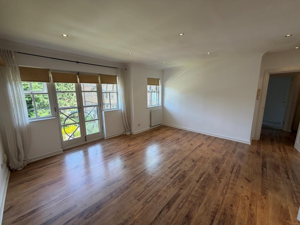 Main image of property: 189, High Road, E18