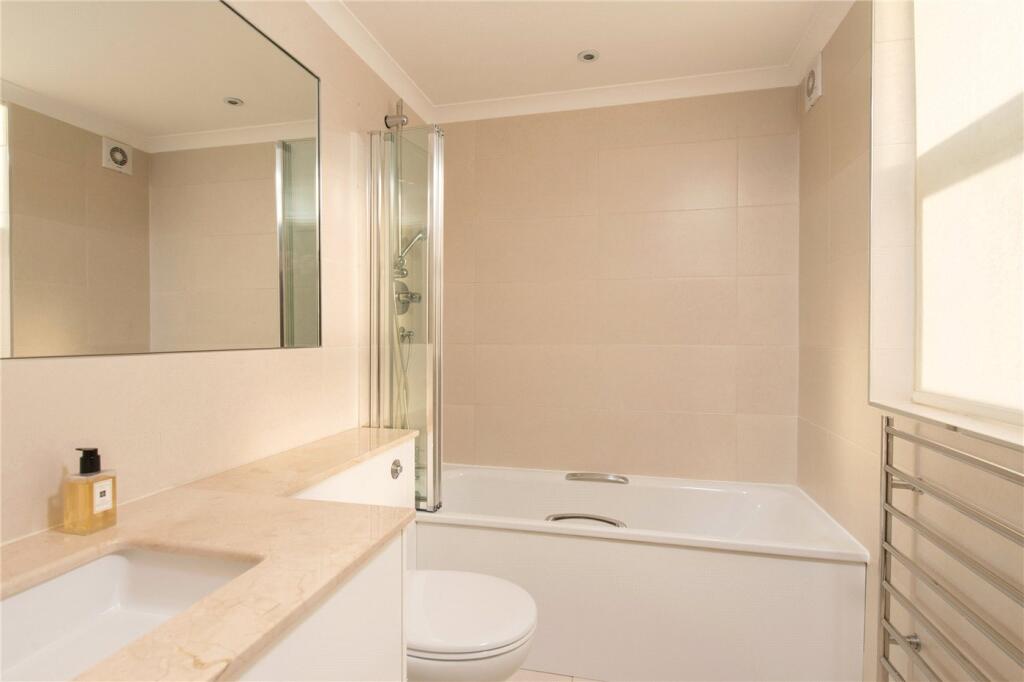 Apartment in London - More