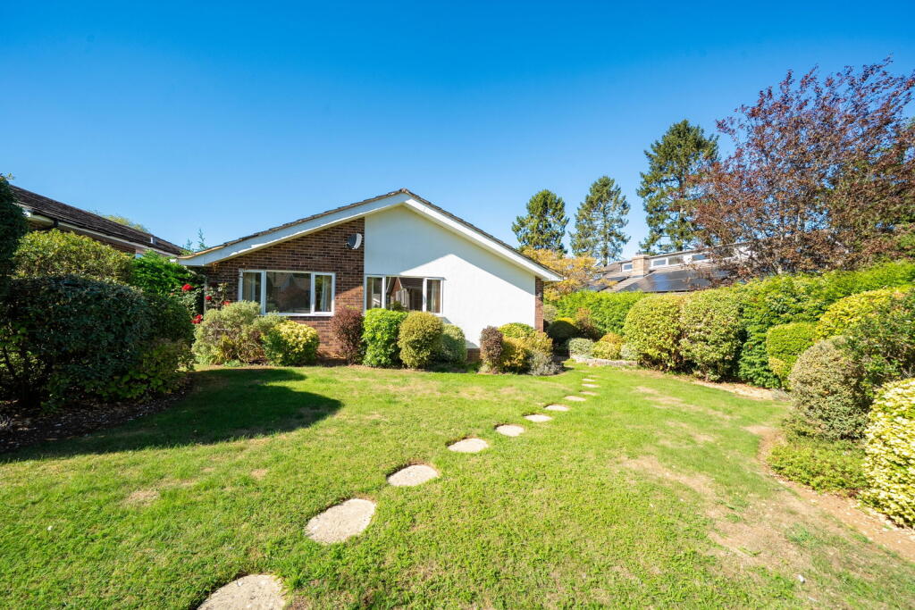 Main image of property: Kings Orchard, Oakley, Basingstoke, RG23 7AX
