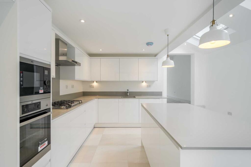 House in London - View 3