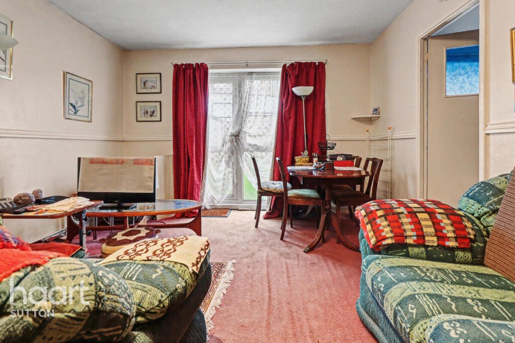 Hove Gardens, Sutton photo 5